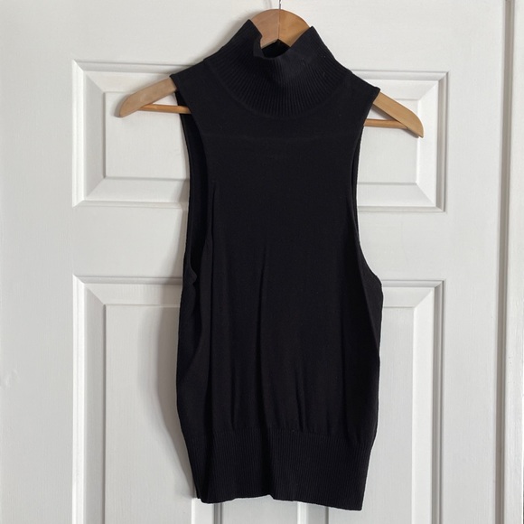 Karl Lagerfeld Black Sleeveless Knit Top - Picture 1 of 2